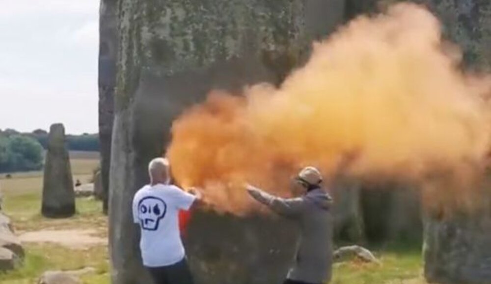 Activists Arrested for Spraying Orange Paint on Stonehenge
