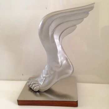 Escultura titulada "Piede alato 1. Wing…" por Achille Chiarello, Obra de arte original, Metales