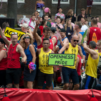 Фотография под названием "Pride Amsterdam #5" - Henk Adriani, Подлинное произведение искусства, Цифровая фотография