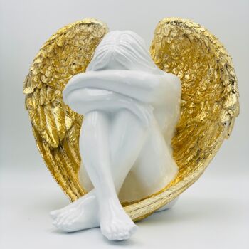 Sculptuur getiteld "Angel with Golden W…" door Ahu Didem Kaya, Origineel Kunstwerk, Acryl