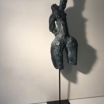 Sculpture titled "Envol" by Alain Riguet, Original Artwork, Terra cotta