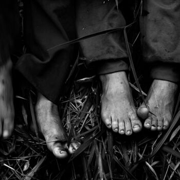 Photography titled "BAREFOOT" by Andres Galan, Original Artwork, Digital Photography