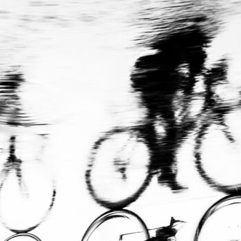 Φωτογραφία με τίτλο "REFLECTED CYCLISTS" από Andrew Lever, Αυθεντικά έργα τέχνης, Ψηφιακή φωτογραφία