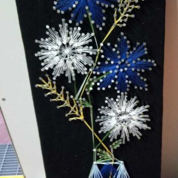 纺织艺术 标题为“Vaso di fiori” 由Anna Belmonte, 原创艺术品, String Art 安装在木板上