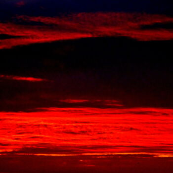 Photography titled "CREPUSCULE EN FEU" by Annick Couëdel, Original Artwork, Non Manipulated Photography