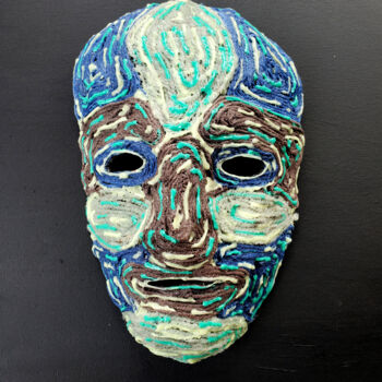 Sculpture intitulée "Mask Made of Yarn,…" par Anthony Saldivar, Œuvre d'art originale, Fibre Textile