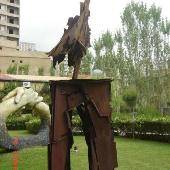 Sculpture titled "Le Messager" by Antoine Berbari, Original Artwork, Metals