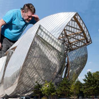 Gelbe Wand Bei Louis Vuitton Foundation, Paris, Frankreich Redaktionelles  Bild - Bild von beschaffenheit, architektonisch: 80489295