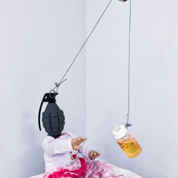 Escultura titulada "Blind Self Destruct…" por Andres Ochoa Morales, Obra de arte original, Resina