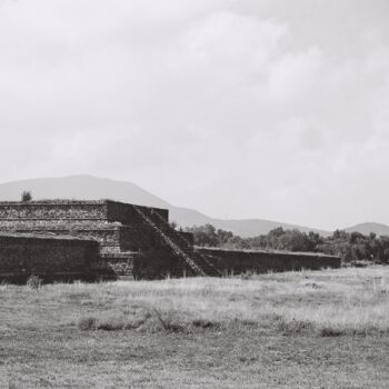 Fotografia zatytułowany „Teotihuacán 22” autorstwa Audrey Dora, Oryginalna praca, Fotografia filmowa