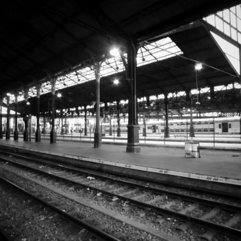Φωτογραφία με τίτλο "Gare-St-Lazare" από Aurélien Comte, Αυθεντικά έργα τέχνης, Ψηφιακή φωτογραφία