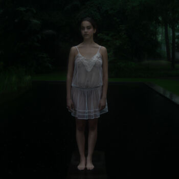 Photography titled "Ariana Roselane" by Barbara Vandendriessche, Original Artwork, Digital Photography Mounted on Aluminium