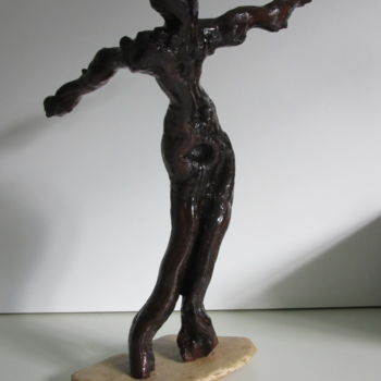 Skulptur mit dem Titel "Madame" von Berdi, Original-Kunstwerk, Holz