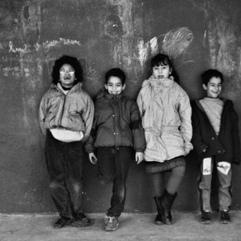 Fotografie getiteld "école joyeuse" door Bernard Jacques, Origineel Kunstwerk