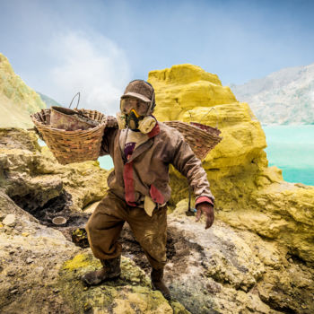 Photographie intitulée "Volcano Kawah Ijen…" par Jason Sacchettino (AkiraXYZ), Œuvre d'art originale, Photographie numérique