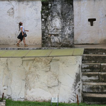 Фотография под названием "Tourist. Palenque.…" - Boris Davidovich, Подлинное произведение искусства, Цифровая фотография