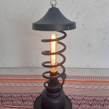 Design intitulée "Spin-Lamp" par Calavera Estudio Dgo Mx, Œuvre d'art originale, Luminaire