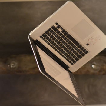 "iMac (transformé en…" başlıklı Design L'Atelier De Cana tarafından, Orijinal sanat, Metaller