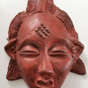 Escultura intitulada "Masque d'Indonésie" por Martine Caoudal, Obras de arte originais, Argila