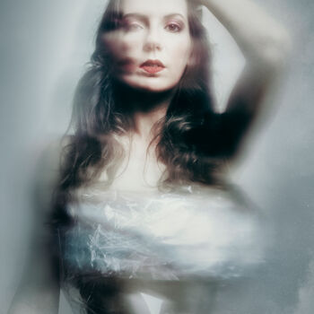 「Plastic Dress V」というタイトルの写真撮影 Cédric Brion (Studio Clavicule Pics)によって, オリジナルのアートワーク, デジタル