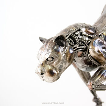 Sculpture titled "Metal art - Lion sc…" by Chatree Choorachatatorn (Mari9art), Original Artwork, Metals