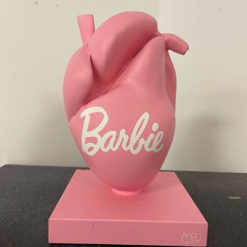 Escultura titulada "Heart Barbie" por Cobo, Obra de arte original, Resina