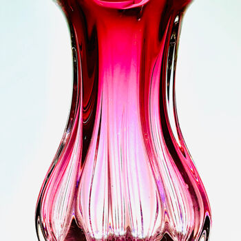 Design intitulée "Rose Iconic Vase- J…" par Czech Art Glass, Œuvre d'art originale, Art de la table