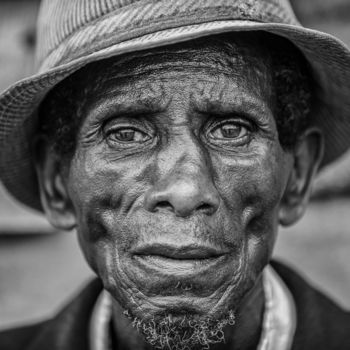 Photography titled "Portrait rwandais" by Daniel Roblin, Original Artwork, Digital Photography