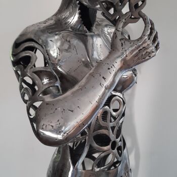 Skulptur mit dem Titel "2069, année érotique" von David Fabié, Original-Kunstwerk, Metalle