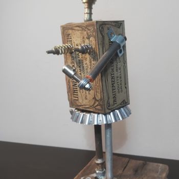 Sculpture titled "HEY ! PETITE !!" by Catherine Delaforge (KTY95), Original Artwork, Metals