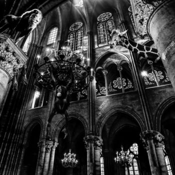 Fotografie mit dem Titel "Party in Notre Dame" von Diego Stamato, Original-Kunstwerk, Manipulierte Fotografie