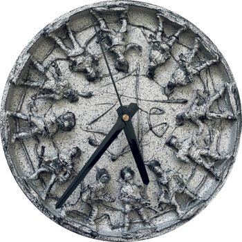 제목이 "Artwork with clock,…"인 조형물 Dizlarka로, 원작, 시멘트 돌에 장착됨