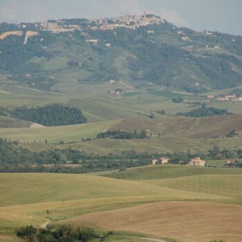 Photographie intitulée "22. view Volterra" par Doen, Œuvre d'art originale, Photographie numérique