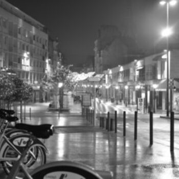 摄影 标题为“Rue de Caen la nuit” 由Dominique Goujard, 原创艺术品