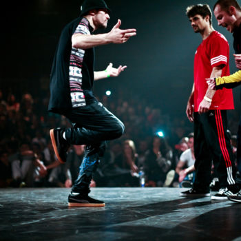 Photographie intitulée "B-Boy Stance" par Don, Œuvre d'art originale