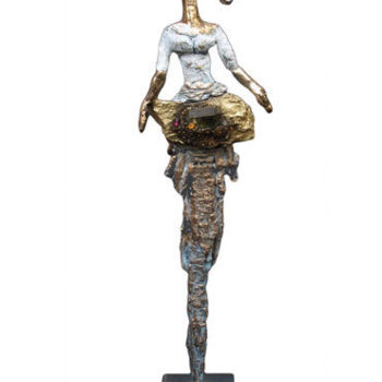 Sculpture titled "Idole à la jupe bar…" by Elisabeth Brainos, Original Artwork, Metals