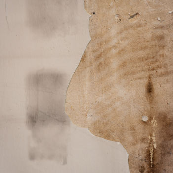 Photographie intitulée "body on the wall.jpg" par Elisabeth Laplante, Œuvre d'art originale, Photographie numérique