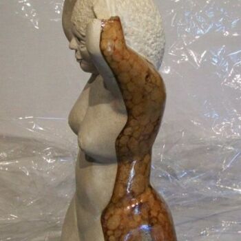 Escultura intitulada "La Muse" por Erwan Espinasse, Obras de arte originais, Pedra