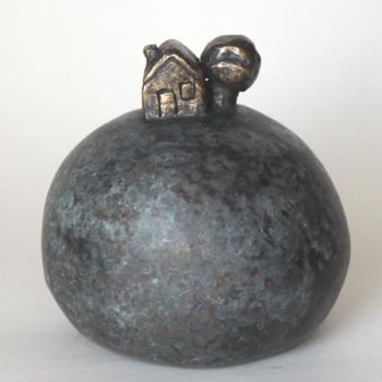 Sculpture titled "Une maison - bronze…" by Eva Rouwens, Original Artwork, Metals