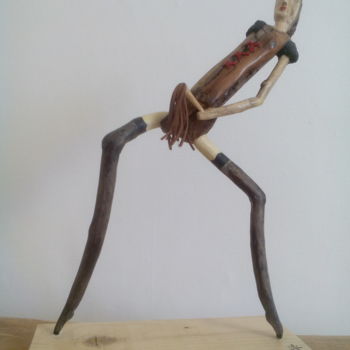 Скульптура под названием "insoumise" - Fanny Libel, Подлинное произведение искусства, Дерево
