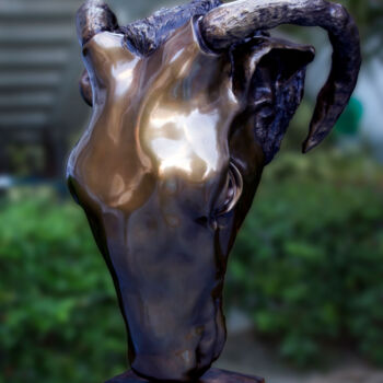 Sculpture titled "The Winner" by Fermin Fleites, Original Artwork, Bronze