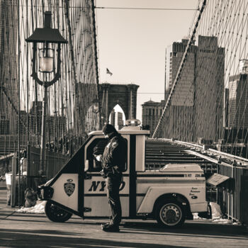 제목이 "NYPD on the Brookly…"인 사진 Fine.Street.Art로, 원작, 디지털