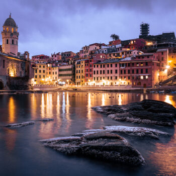 Photographie intitulée "Vernazza dal mare" par Giulio Bardelli, Œuvre d'art originale, Photographie numérique