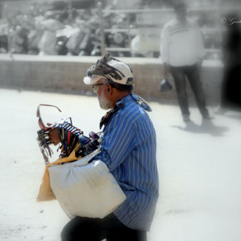 Photography titled "The Sun-glass selle…" by Goutam Chakraborty, Original Artwork