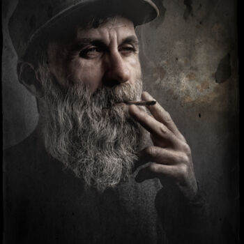 Fotografie mit dem Titel "A Quick Smoke" von Grigore Roibu, Original-Kunstwerk, Digitale Fotografie
