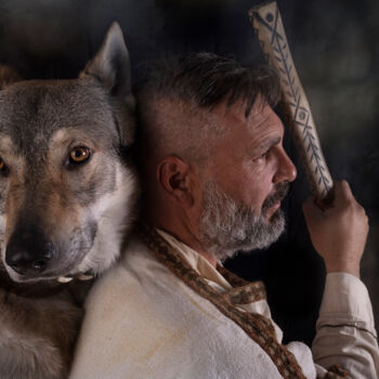 제목이 "The Man And His Wolf"인 사진 Grigore Roibu로, 원작, 디지털 인쇄