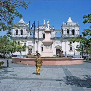 Fotografia intitolato "León, Nicaragua. Ig…" da Guillermo Aurelio Barón Cabut, Opera d'arte originale