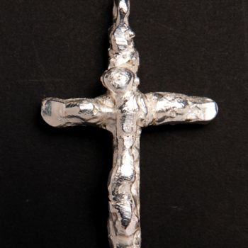 Sculpture titled "CROIX ARGENTEE CHRI…" by Gueryn, Original Artwork, Metals