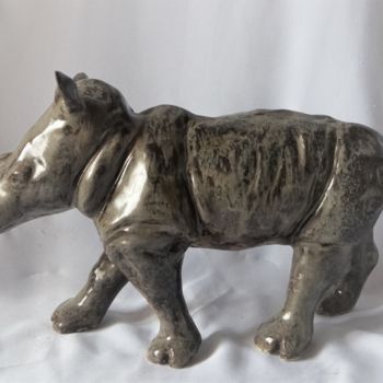 Sculpture titled "Rhinocéros" by Isabelle Zwang, Original Artwork, Ceramics