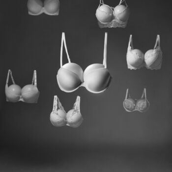 Fotografía titulada "Bras" por Ivan Cheremisin, Obra de arte original, Fotografía digital